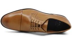 Lace-up shoes