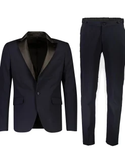 Suit