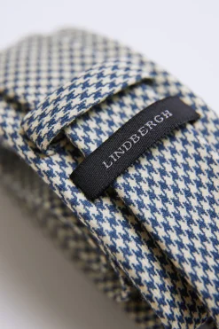 Tie