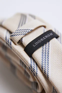 Tie